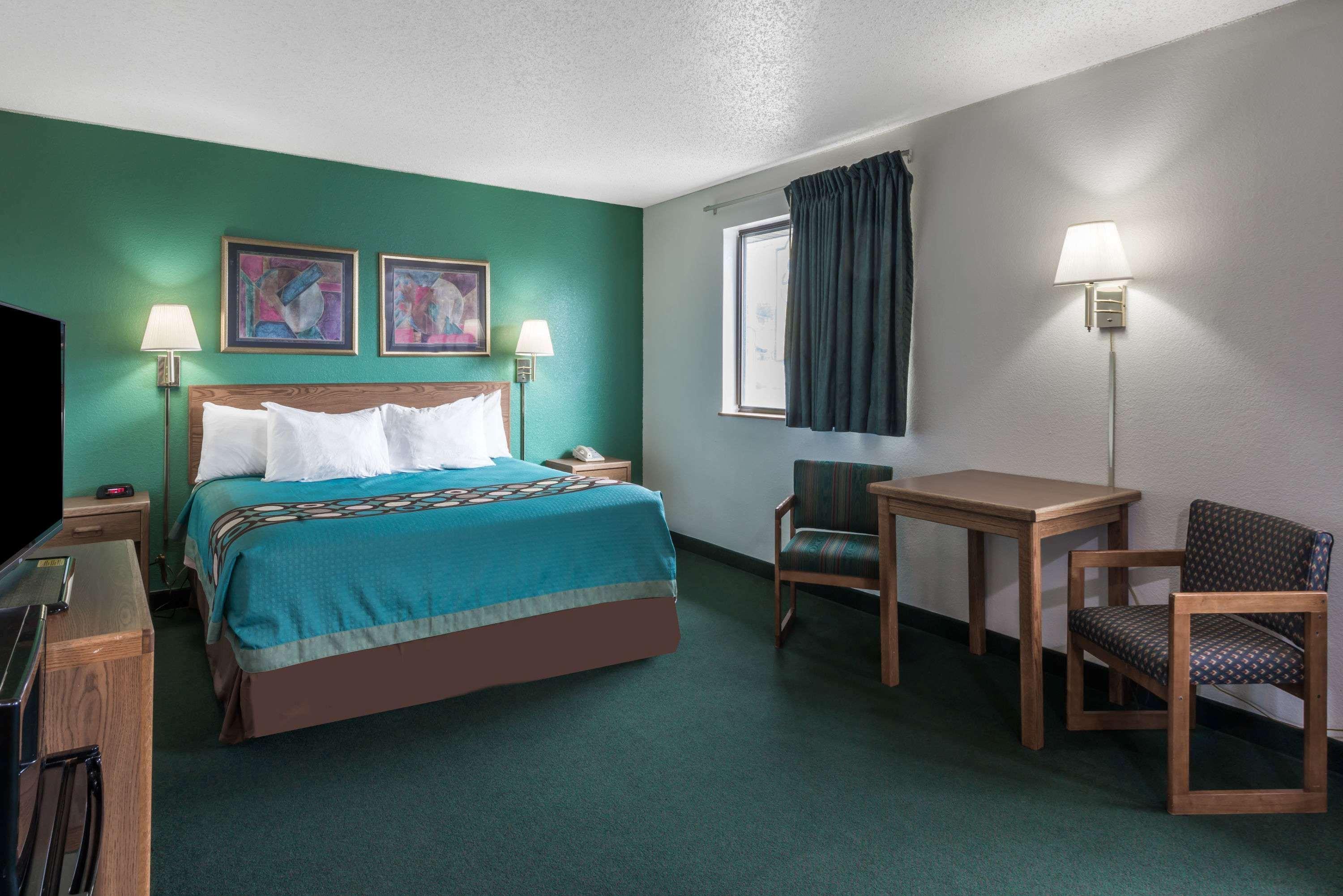 Super 8 By Wyndham New Stanton Hotel Eksteriør billede